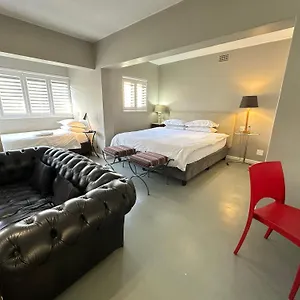 green-point-self-catering-studio-cape-town-8005.hotels-capetown.com/